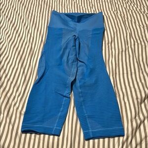 Nike Blue High-Waisted Capri Leggings